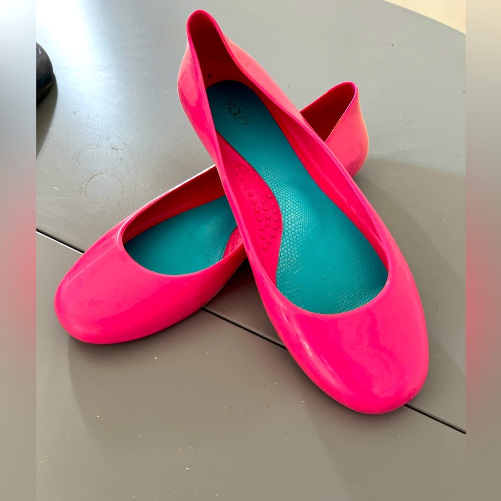 Hot pink oka b ballet flat with arch support
